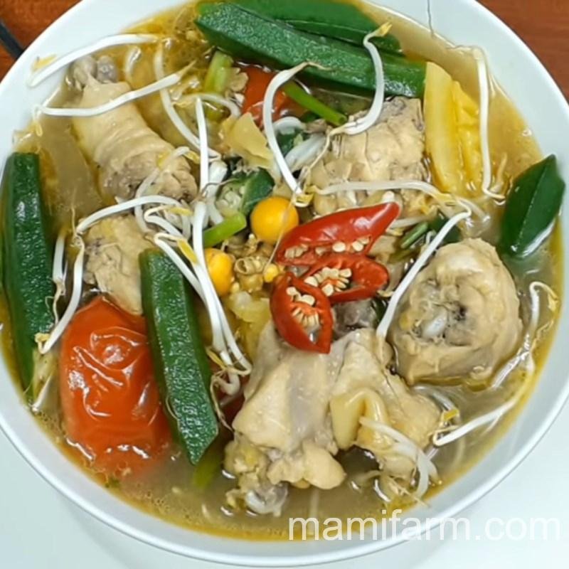 Canh gà nấu chua