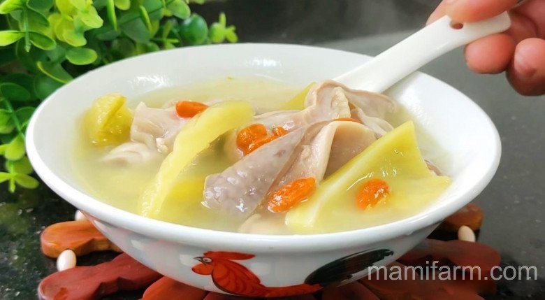 Dạ dày lợn nấu canh chua