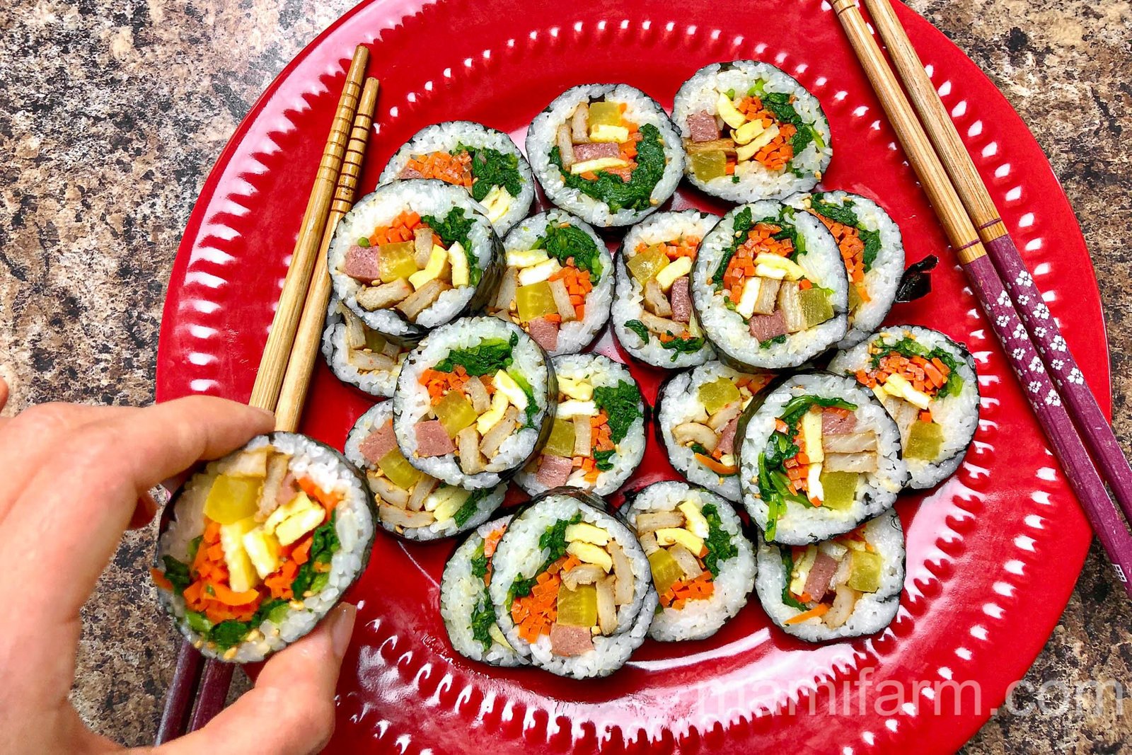 Cách cuộn kimbap